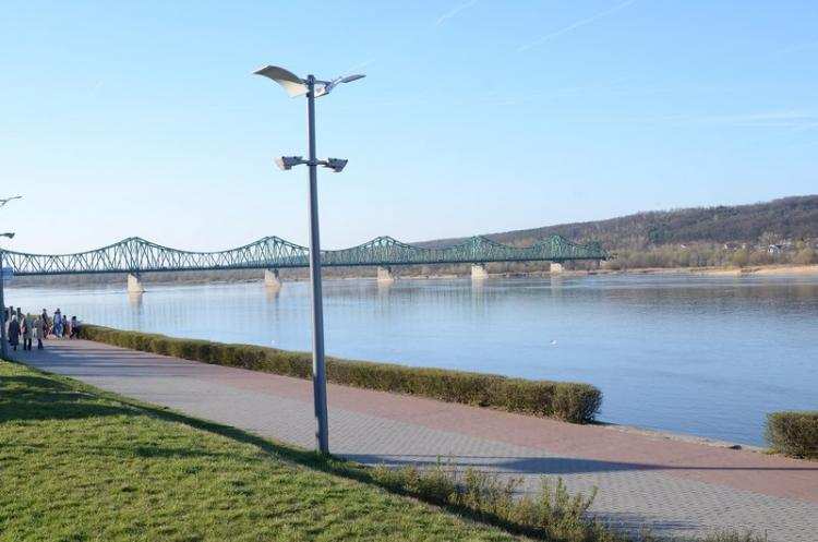 Początek żeglugi na Wiśle? Z Gdańska kontenery popłyną przez Włocławek. Takiego ładunku tu jeszcze n