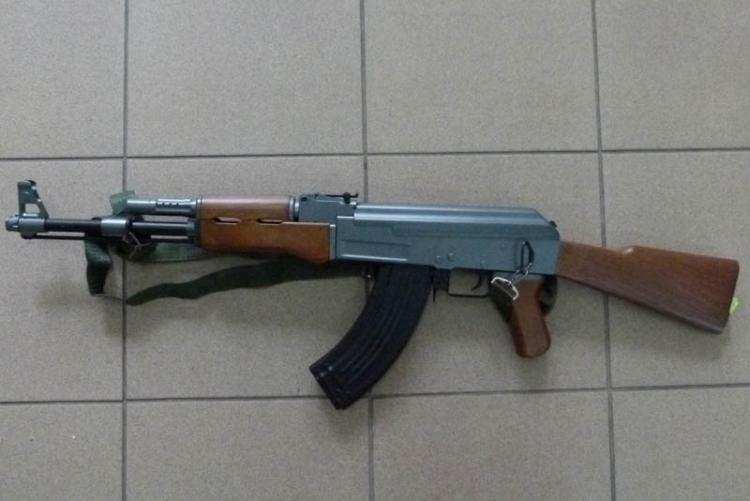 „Snajper” strzelał do autobusów, wiat przystankowych … [WIDEO]