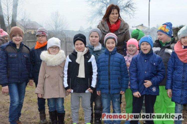 Uczniowie Zespołu Szkół w Smólniku pożegnali zimę [ZDJĘCIA]