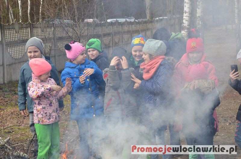 Palenie marzanny w Zespole Szkół Integracyjnych w Smólniku