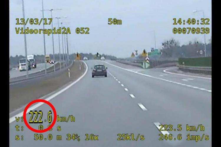 24 –latek pędził 222 km/h i miał „na pokładzie” dwie pasażerki