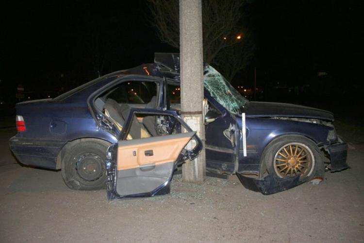 Spowodował wypadek i próbował uciec pozostawiając rannego pasażera