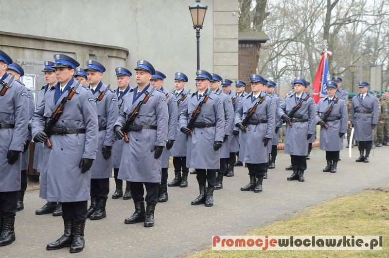 Policjanci we Włocławku upamiętnili zamordowanych w Katyniu