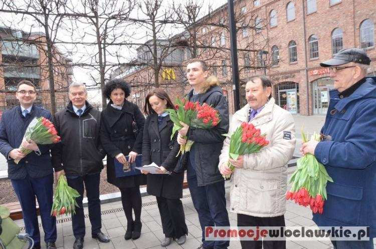 Manifestowali w obronie praw kobiet we Włocławku