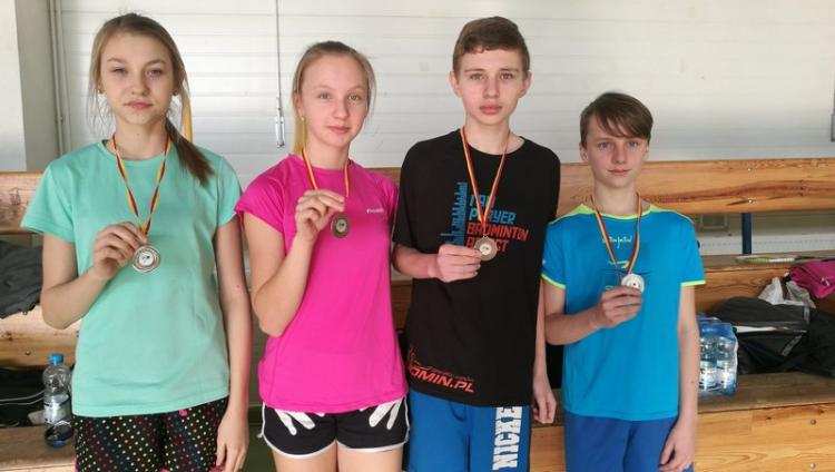 Uczniowie Zespołu Szkół w Smólniku z medalami na turnieju w Warszawie