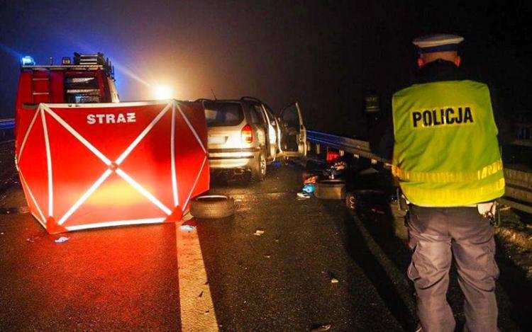 Dwa karambole: Są zabici i ranni. Porozbijane samochody i kilkugodzinne utrudnienia