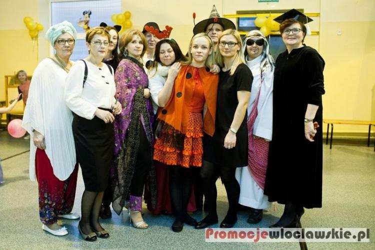 Królewny, kowboje i superbohaterowie  bawili się na zabawie choinkowej w Smólniku [ZDJĘCIA]