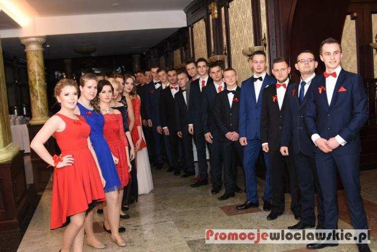 Kolejny studniówkowy weekend za nami. Zobacz jak bawili się uczniowie Chemika, Ekonomika i Długosza 