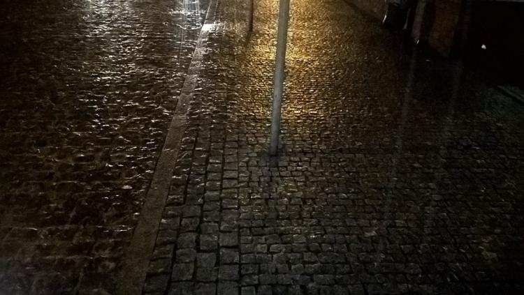 Oblodzone chodniki zmorą pieszych  we Włocławku. Coraz więcej pacjentów trafia do Szpitalnego Oddzia