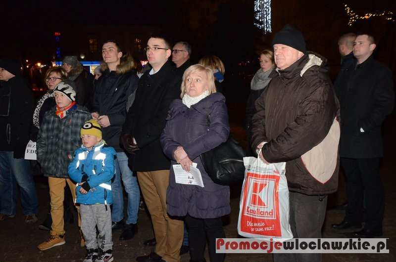 Manifestacja w obronie szkoły we Włocławku