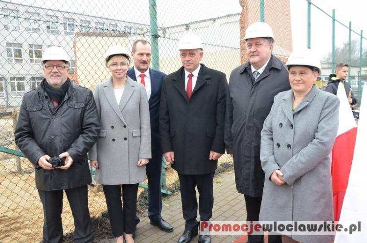 Miliony na inwestycję w Kruszynie. Ruszyła budowa hali sportowej [ZDJĘCIA]