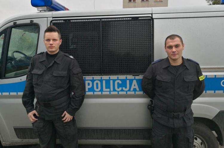 Dramatyczna akcja policji: 30-letni mężczyzna na szyi miał sznur i nie dawał oznak życia