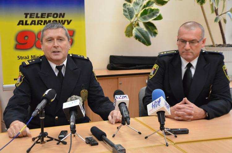 Atakują strażników miejskich we Włocławku: Jeden mężczyzna usiłował przejechać strażnika drugi pobić