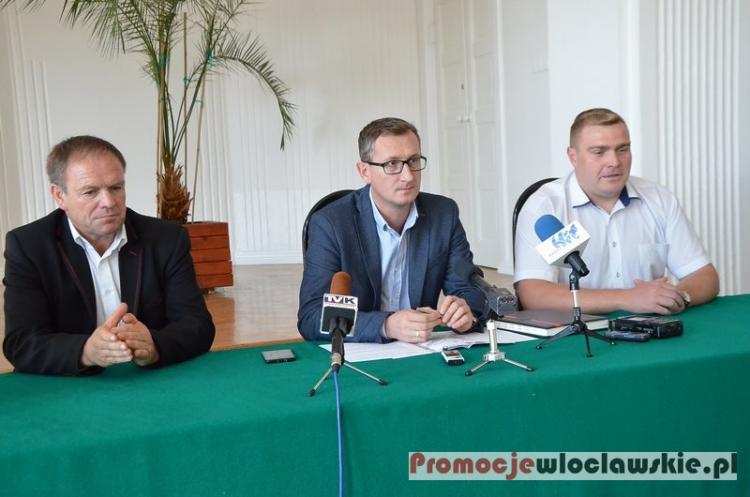 Katastrofalny stan dróg wojewódzkich. Wicemarszałek atakuje samorządy