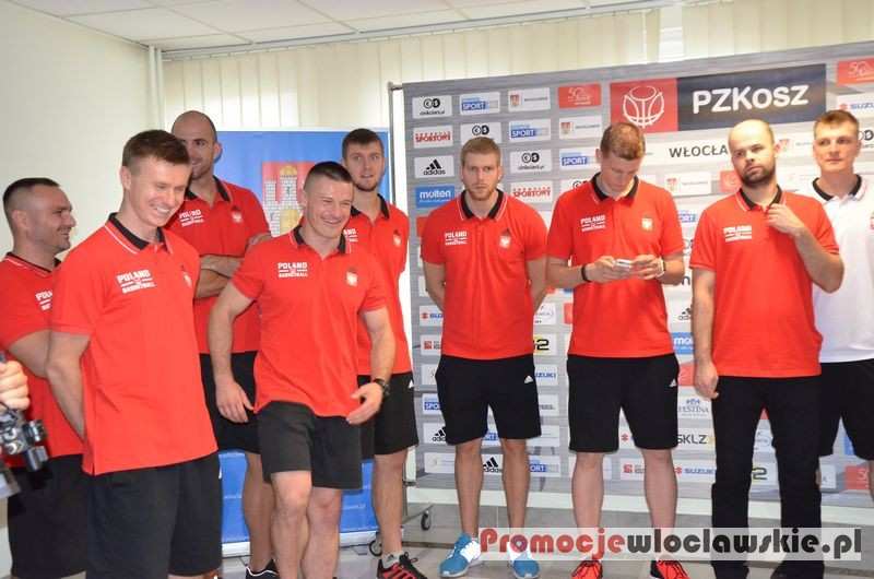 BIAŁO-CZERWONI JUŻ WE WŁOCŁAWKU	