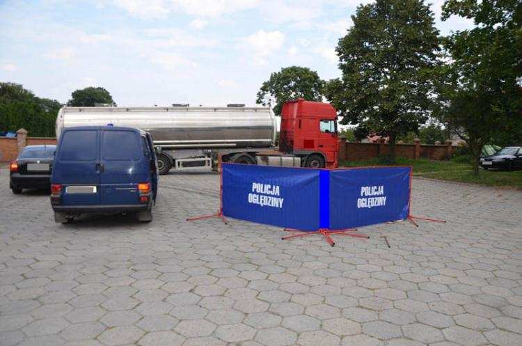 Tragedia na drodze: Kobieta zginęła pod kołami ciężarówki