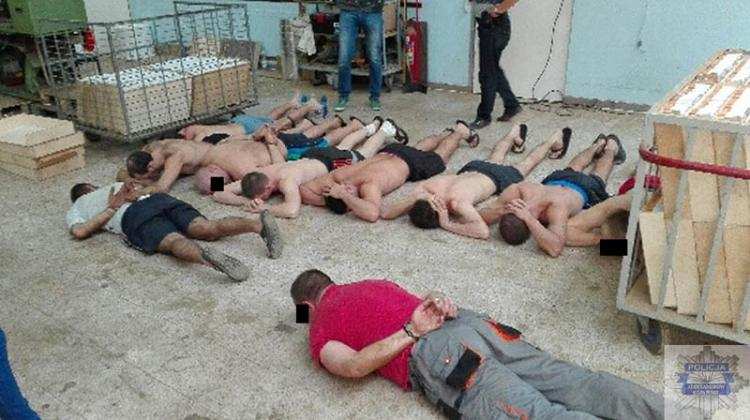 Wspólna akcja policji i służby celnej. Zlikwidowali nielegalną fabrykę papierosów 