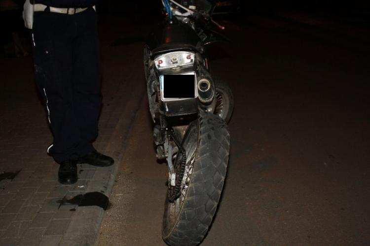 Osobówka zderzyła się z motorowerem: 17 –latek trafił do szpitala [FOTO]