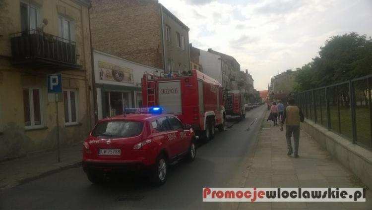 Pożar przy ulicy Cyganka we Włocławku. Poparzony 72 latek [ZDJĘCIA]