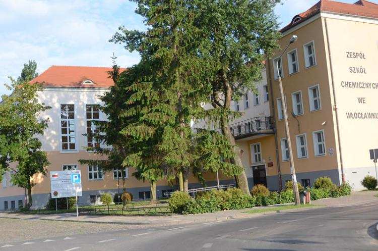 Nawet 1500 złotych dla ucznia Zespołu Szkół Chemicznych we Włocławku. Jak je dostać?