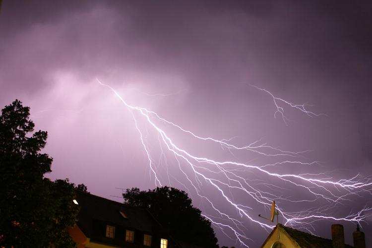 UWAGA! Możliwe burze z gradem