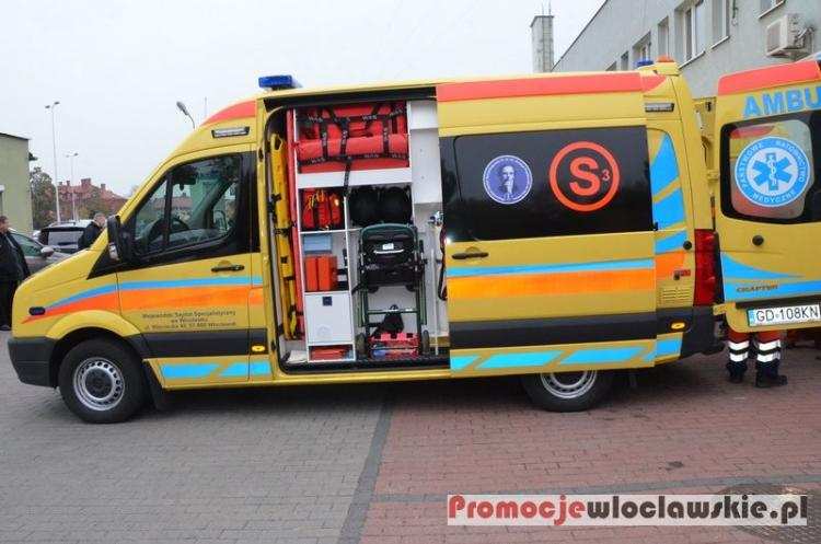 Wypadek przy Wyszyńskiego. Pieszy w szpitalu