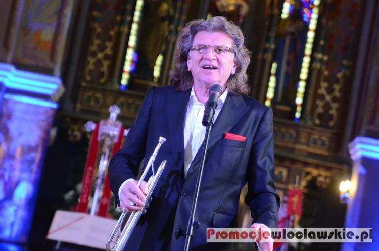 Koncert Zbigniewa Wodeckiego w Lubieniu Kujawskim. Owacje na stojąco i kościół wypełniony po brzegi 