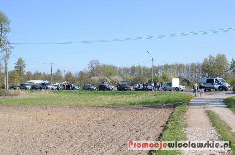 Niecodzienna interwencja policji na DK62: Zatrzymano kolumnę samochodów [ZDJĘCIA]