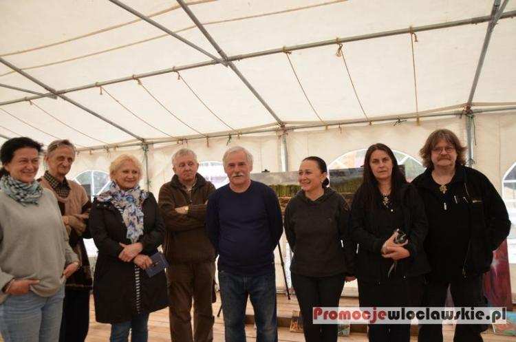 Znani artyści zawitali do Gołaszewa. Kiedy odwiedzą Włocławek?