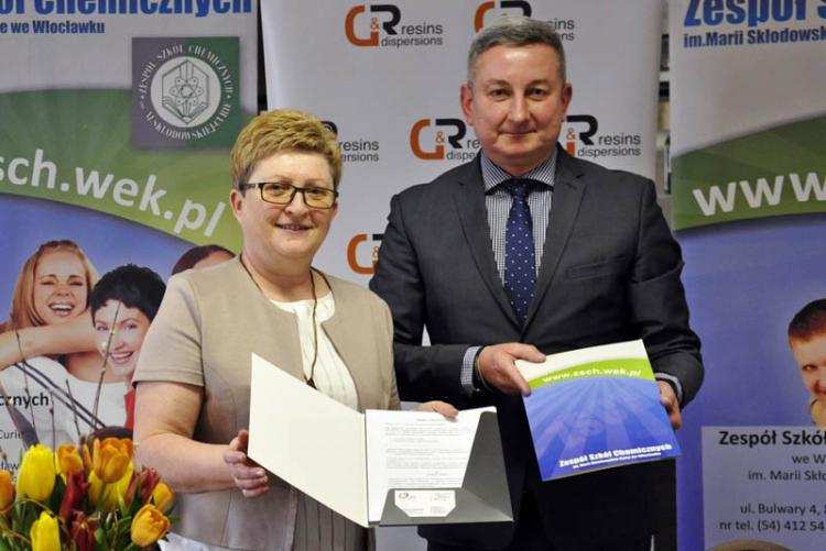 Włocławski „Chemik” i D&R podpisali umowę. Firma kontynuuje tradycje produkcji farb i lakierów we Wł