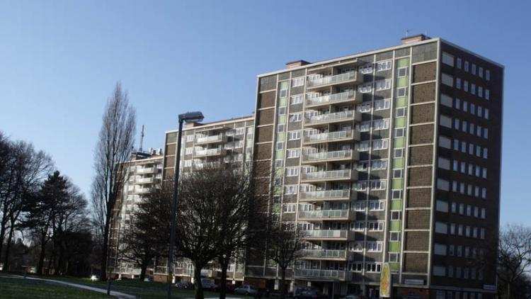 Tragiczna śmierć na os. Południe we Włocławku! 44- latek wypadł z 9 piętra. Samobójstwo?