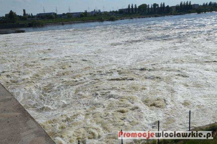 Bój o włocławską tamę trwa