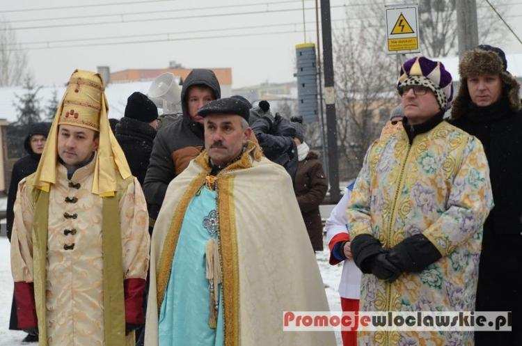 Wojtkowski, Chmielewski i Jaskulski maszerowali w Orszaku Trzech Króli przez Włocławek [ZDJĘCIA, VID