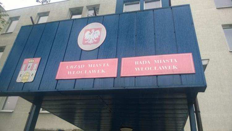 Sprawdź, co załatwisz w sylwestra. Urzędy, sklepy, apteki, ośrodki 