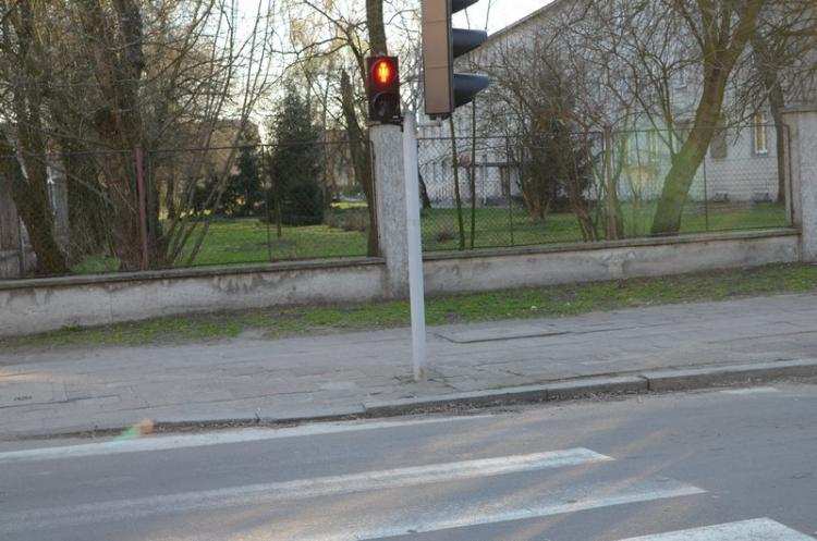 Wyprzedzał ciągnik siodłowy na pasach. A to nie wszystko