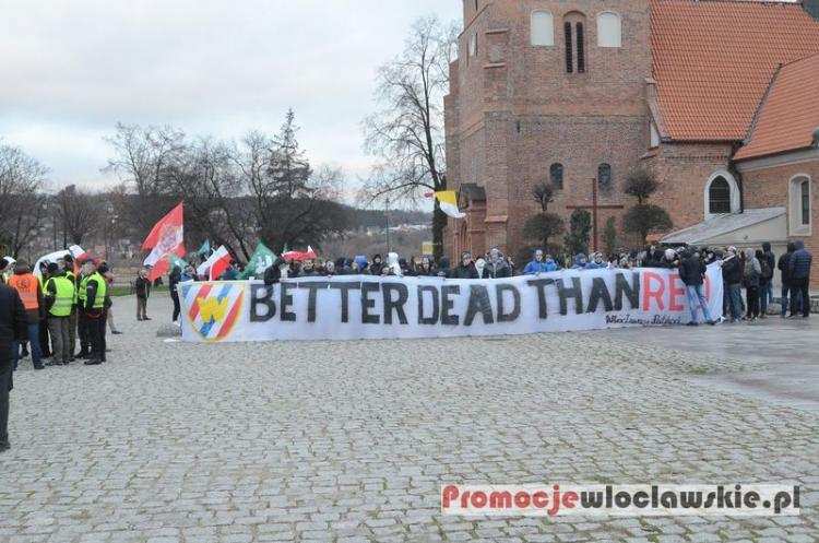 Narodowcy we Włocławku uczcili ofiary stanu wojennego [ZDJĘCIA, VIDEO]