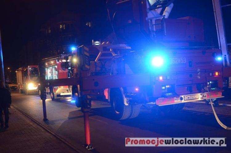 Pożar na poddaszu domu przy ul. Chmielnej we Włocławku [ZDJĘCIA]