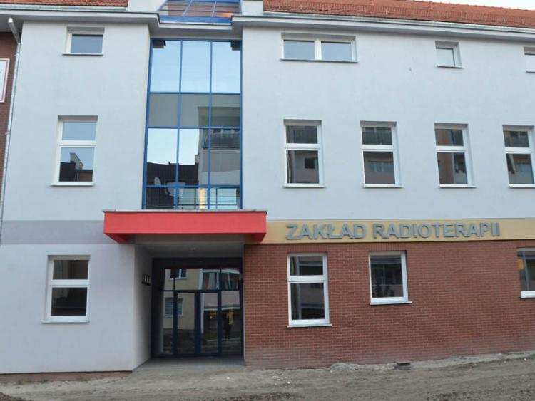 Budynek włocławskiej radioterapii stoi pusty. Mogło być inaczej