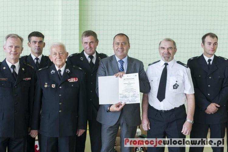 Strażacy ochotnicy otrzymali sprzęt w Boniewie [ZDJĘCIA]