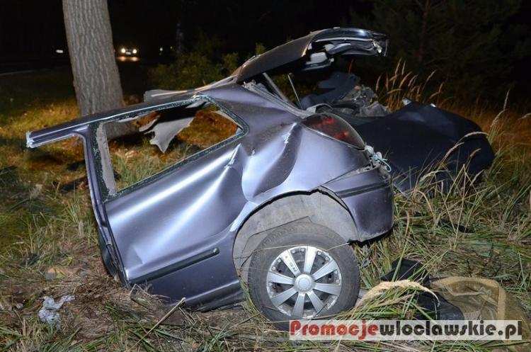 Zmasakrowane auto. A co z pasażerami?