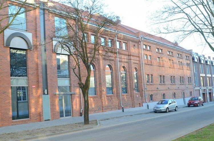 Współpracuje ze Stanem Borysem. Wystąpi we Włocławku 