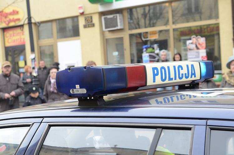 Wspólne „biesiadowanie”: Zakrwawiony 46-latek siedział przed blokiem …