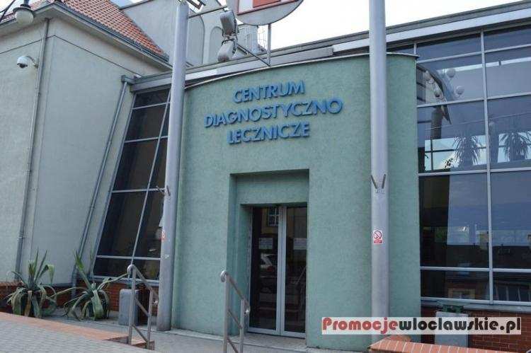 Chorzy we Włocławku walczą z systemem o życie. Gigantyczne kolejki a rak nie poczeka