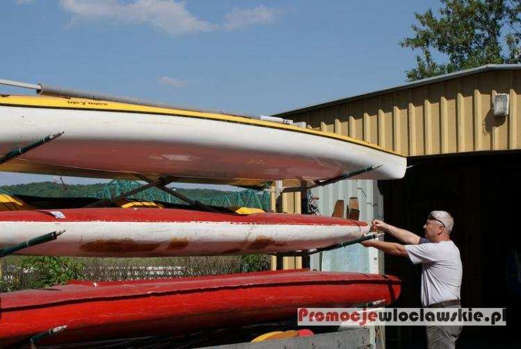 Spływy kajakowe. Popłyną rzeką …