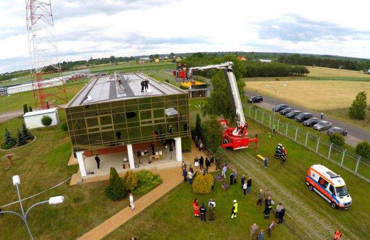 Atak terrorystyczny, zakładnicy i pożar w Lubaniu [VIDEO]