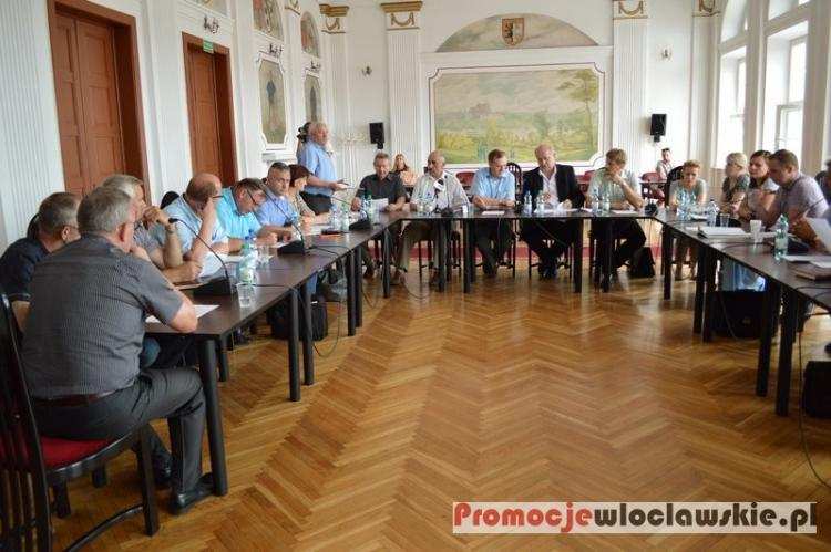 Susza sieje spustoszenie. Samorządowcy idą z pomocą