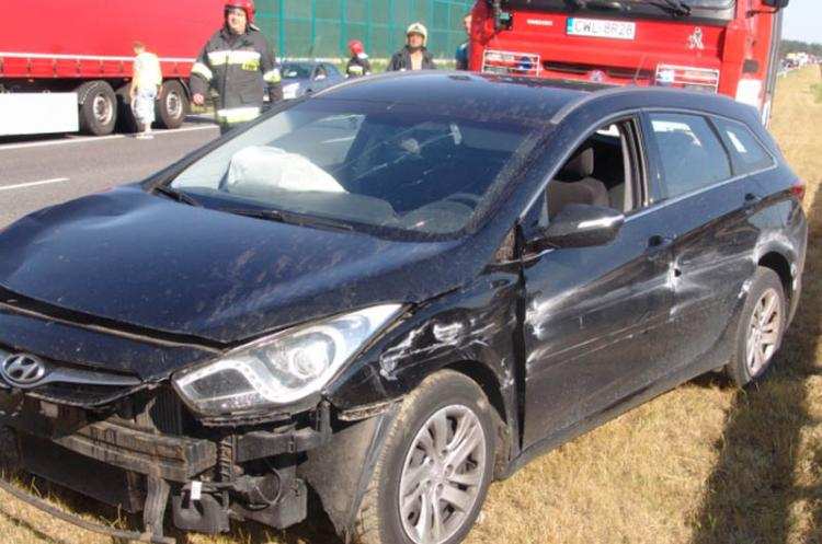 Wypadek na autostradzie A1. Kobieta uderzyła w naczepę ciężarówki