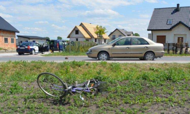 Rowerzystka po zderzeniu z fiatem trafiła do szpitala