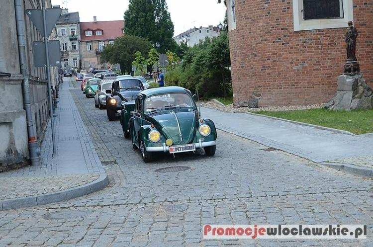 Zabytkowe garbusy odwiedzą Włocławek [VIDEO]