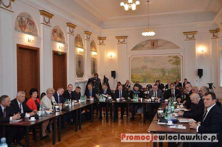 Likwidacja szkoły w Brzeziu staje się faktem. Co z nauczycielami?